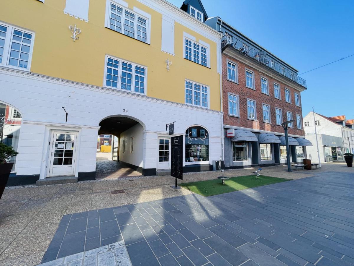 Aday - Charming Apartment In The Pedestrian Street Of Frederikshavn Exterior foto